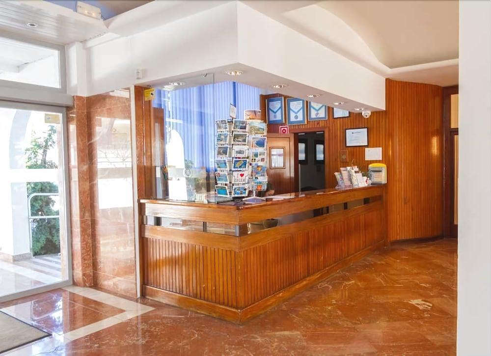 Hotel Riomar, Ibiza, a Tribute Portfolio Hotel Santa Eularia des Riu Esterno foto